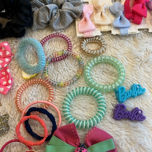 Bundle of little girls bows and barrettes pony tail holders hair ties - Picture 12 of 13